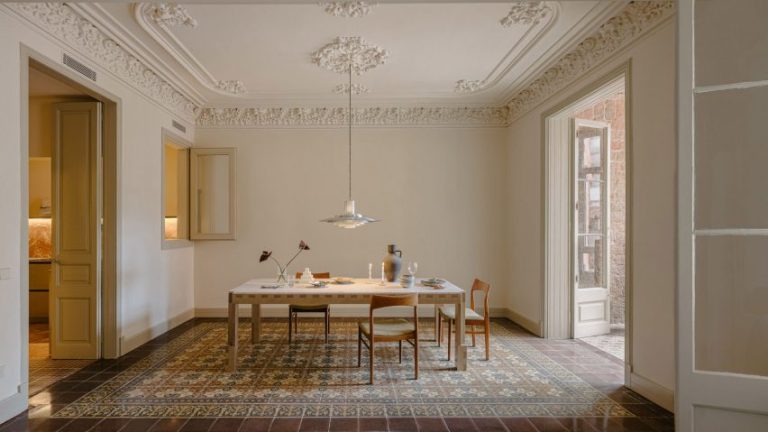 Sigla Studio Restores 1900s Barcelona Apartment Features