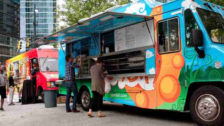 rise of food trucks in UAE