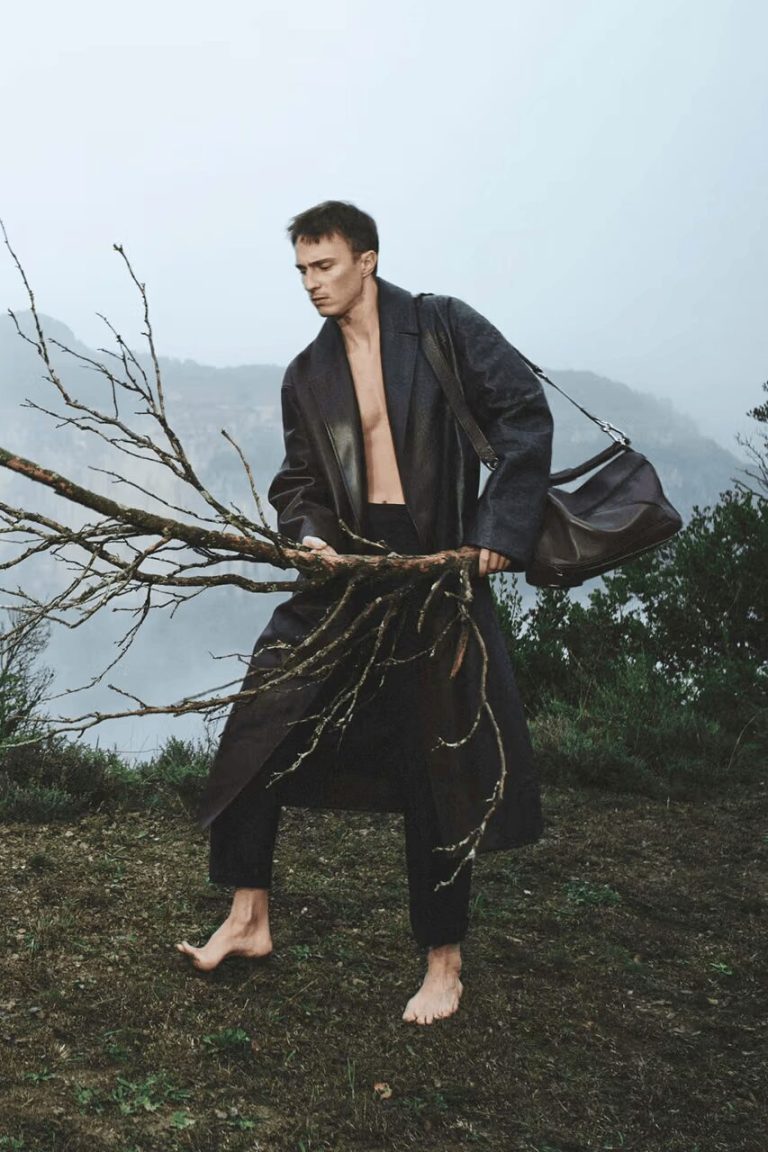 LOEWE's SS25 Campaign Features Starkey, Russell, Yibo