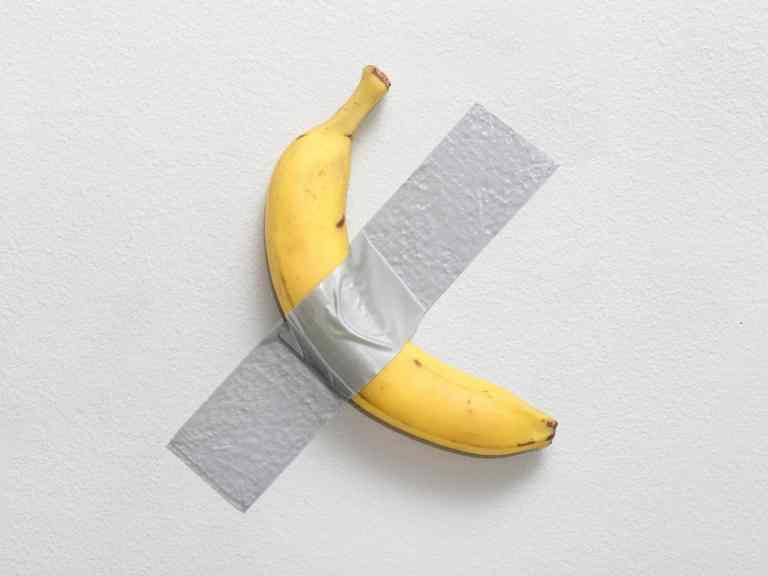 Dubai Exhibits "Comedian" Banana Artwork Before Auction