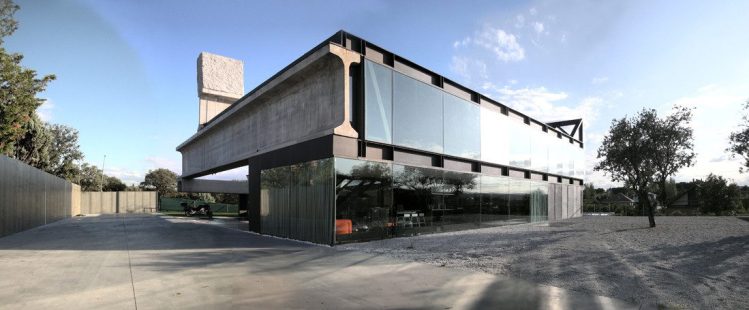 Aerial view of Hemeroscopium House showcasing its gravity-defying design.